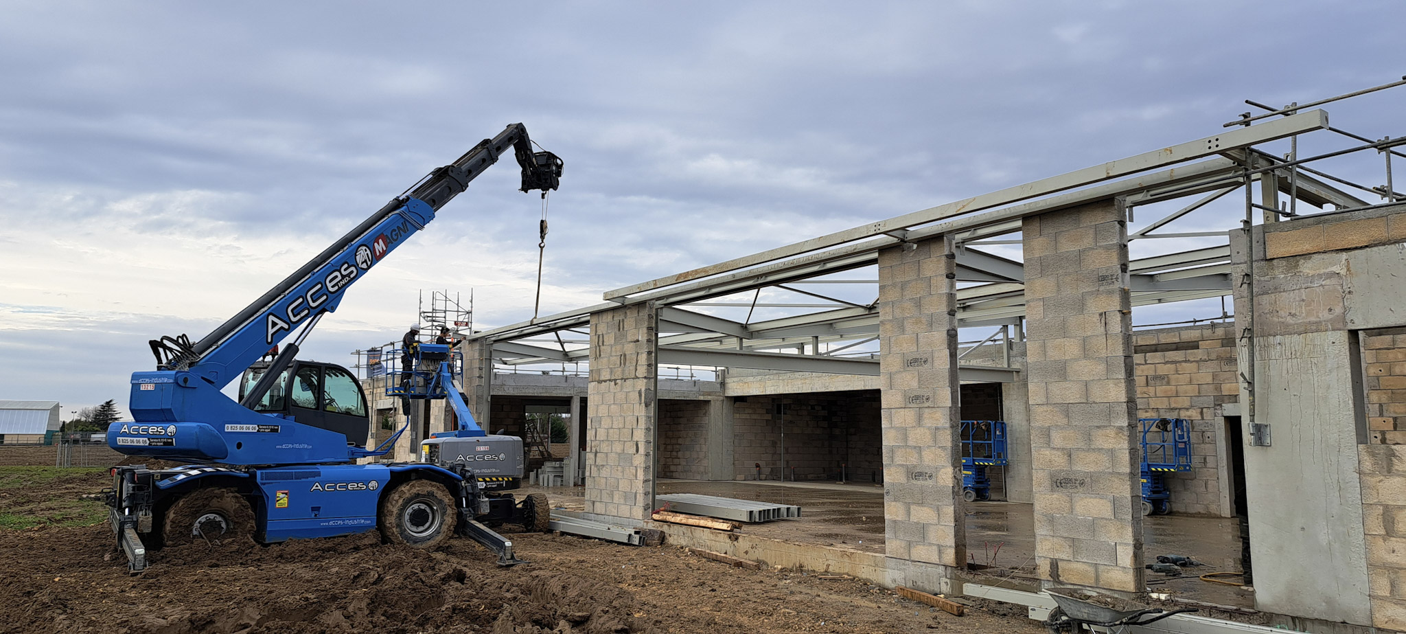 5 accessoires pour optimiser la productivité de vos chariots télescopiques