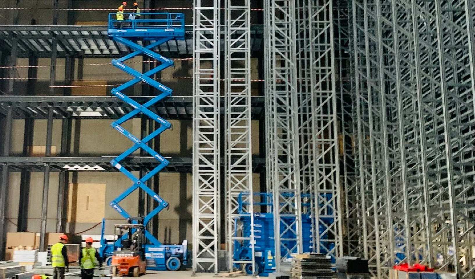 Location nacelles ciseaux grande hauteur sur le chantier Würth